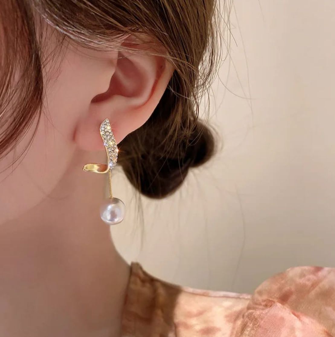 Long Tassel Pearl Earring