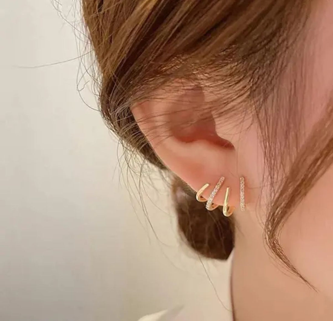 Diamond studded four claw Earrings